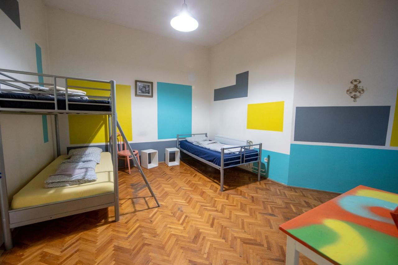 Hostel Cornel Timisoara Exterior photo